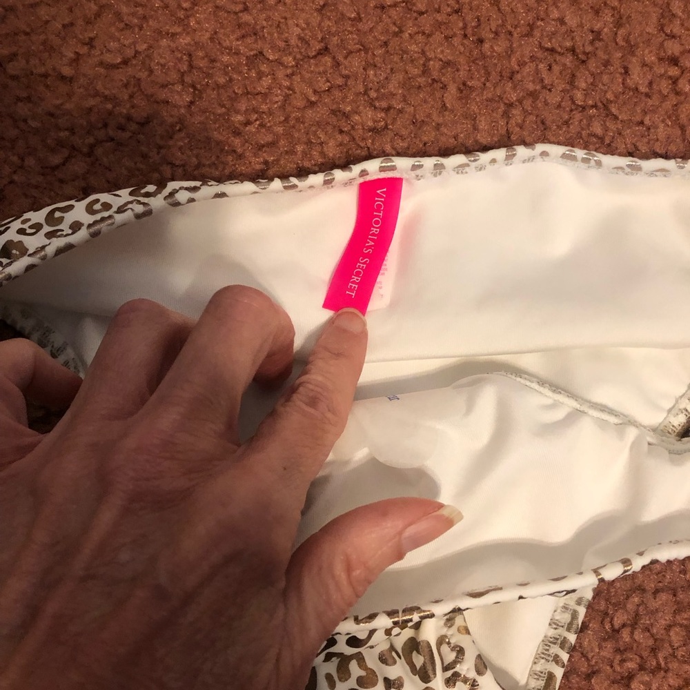 Victoria Secret Bikini Bottoms - Picture 2 of 5
